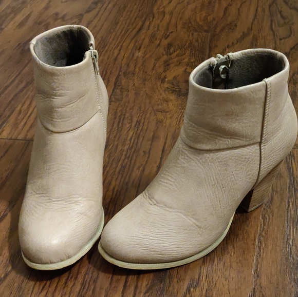 ❌SOLD❌ Cream/pink Ankle boots/booties - Picture 4 of 5